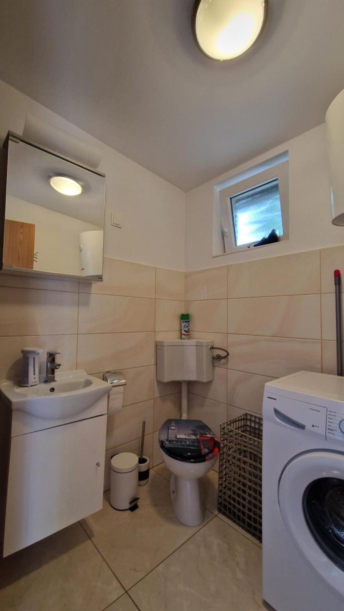 Urinj Apartment Кострена Екстериор снимка