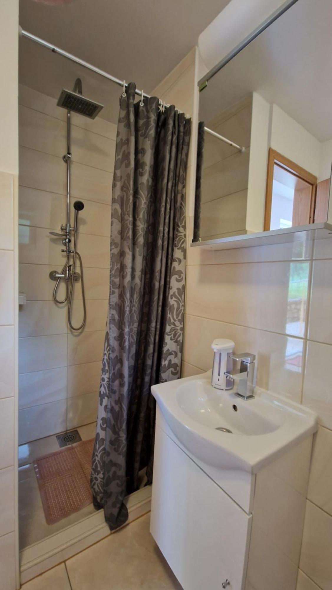 Urinj Apartment Кострена Екстериор снимка