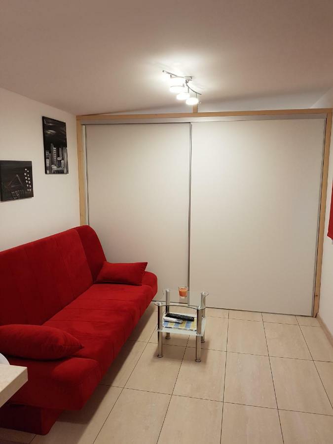 Urinj Apartment Кострена Екстериор снимка