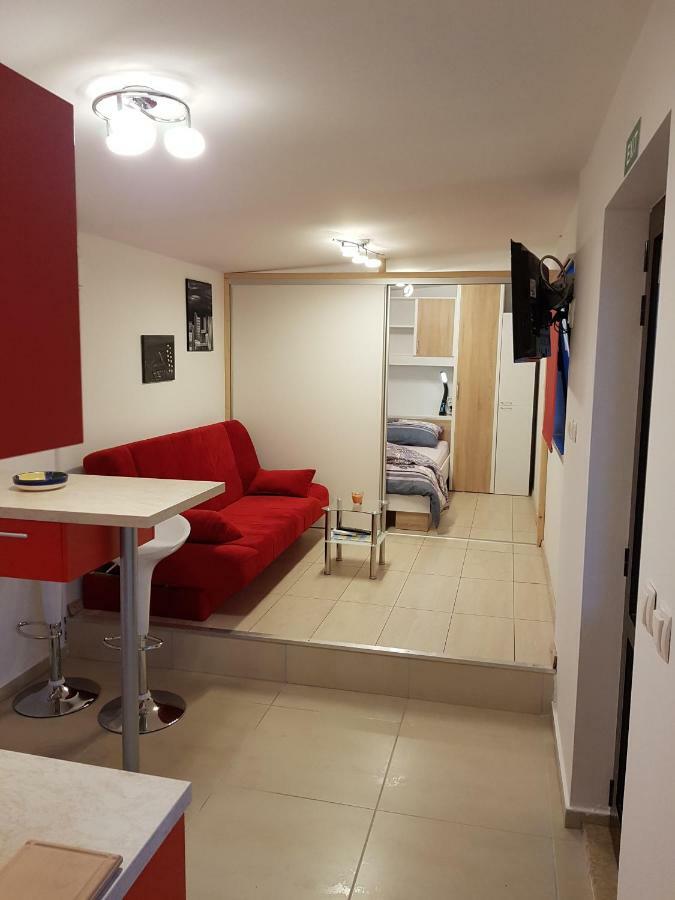 Urinj Apartment Кострена Екстериор снимка