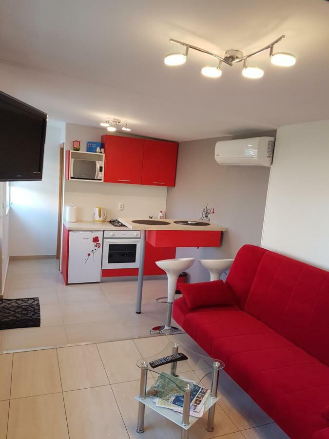 Urinj Apartment Кострена Екстериор снимка