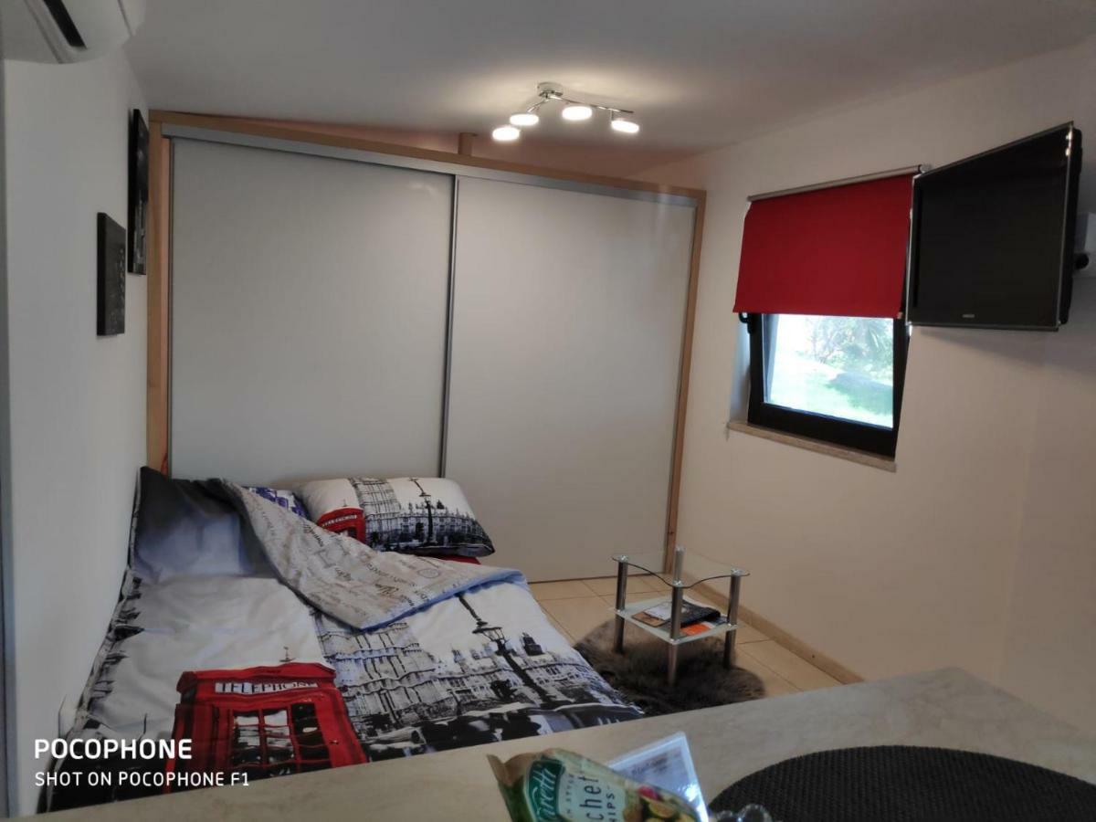 Urinj Apartment Кострена Екстериор снимка
