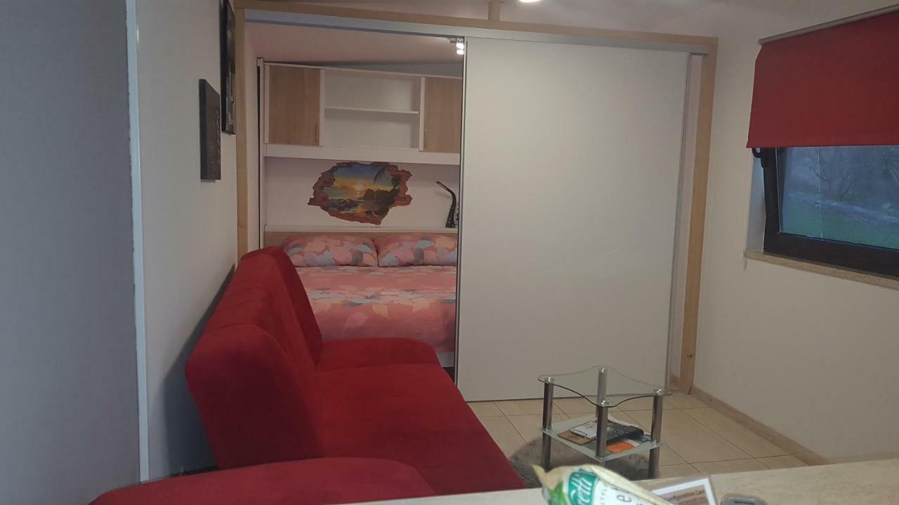 Urinj Apartment Кострена Екстериор снимка