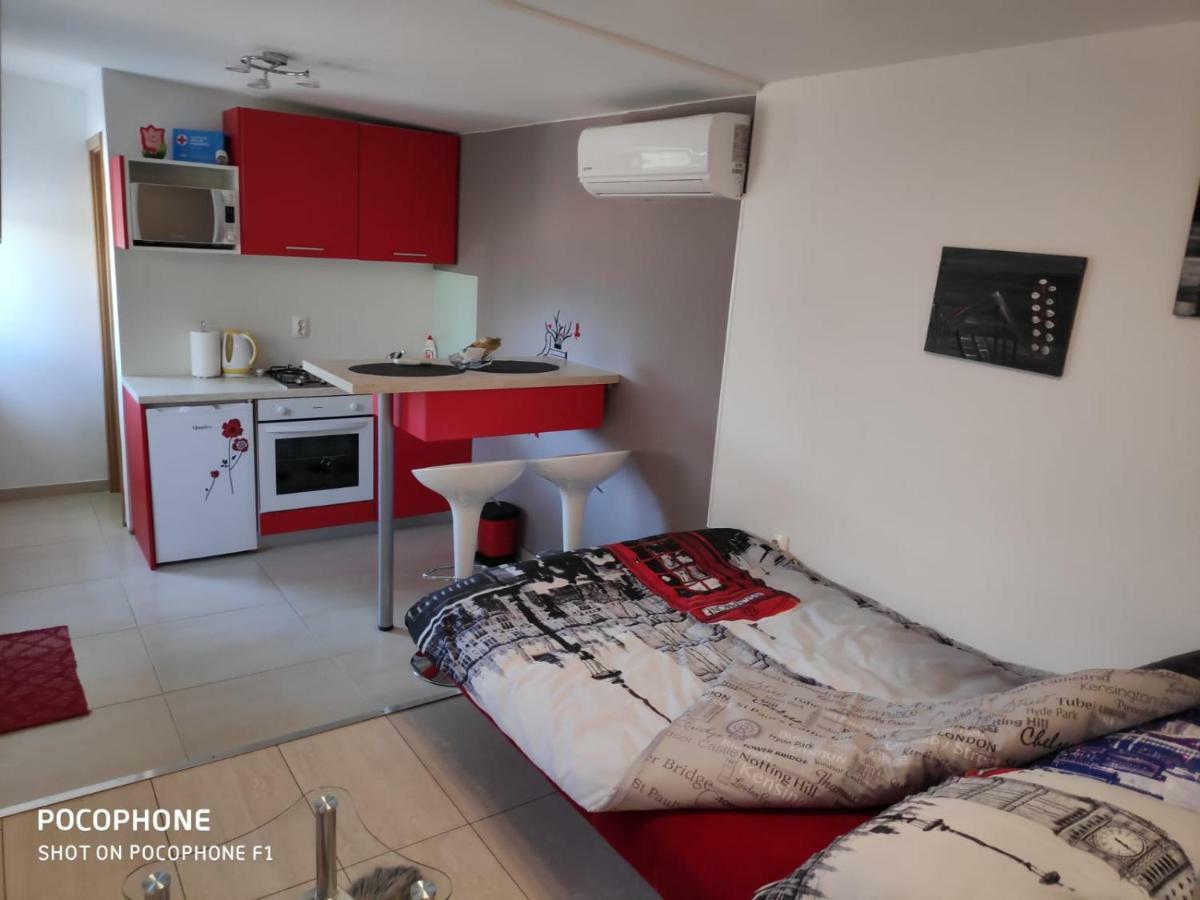 Urinj Apartment Кострена Екстериор снимка